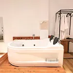 Jacuzzi * Shkodër